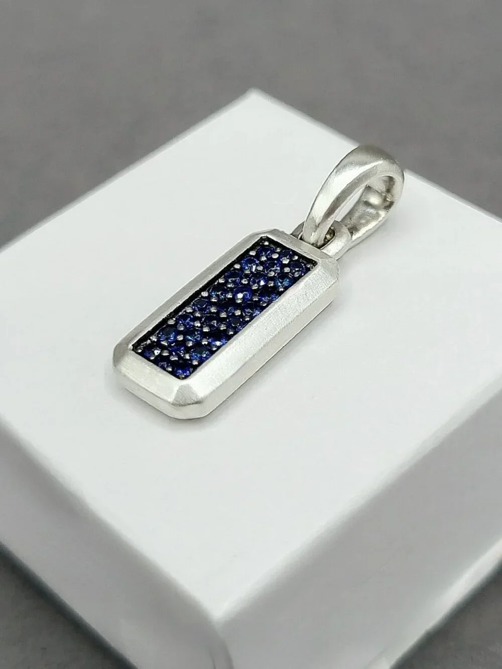 David Yurman Streamline Pavé Amulet Pendant w/ Pavé Blue Sapphires - RARE